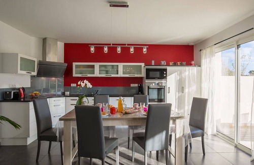 Goulven House | Wonderful private villa for 4 guests with WIFI, TV, terrace and parking