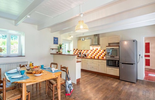 Audierne House | Wonderful private villa for 6 people with WIFI, TV, terrace and pets allowed