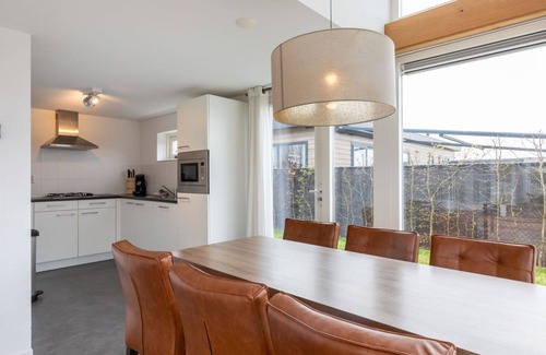 Renesse Villa | Wonderful private villa for 6 guests with WIFI, TV and terrace