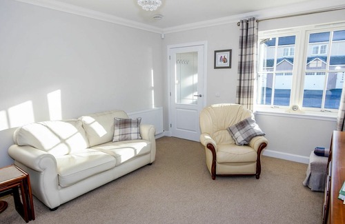 Kinross House | Wonderful private villa for 5 guests with WIFI, TV, patio and parking