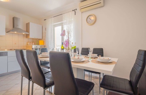 Drivenik House | Wonderful private villa for 8 guests with A/C, WIFI, private pool, TV, terrace and pets allowed