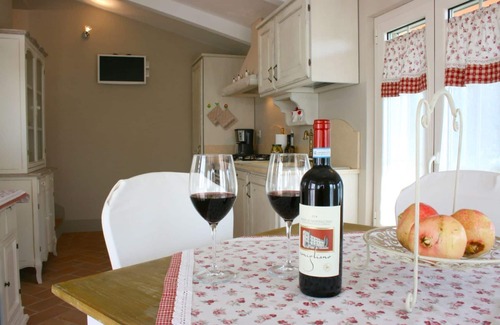Il Borgo Villa | Wonderful private villa for 3 guests with WIFI, pool, A/C, TV and terrace