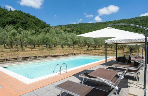 Londa Villa | Wonderful private villa for 10 people with WIFI, private pool, TV, patio and pets allowed