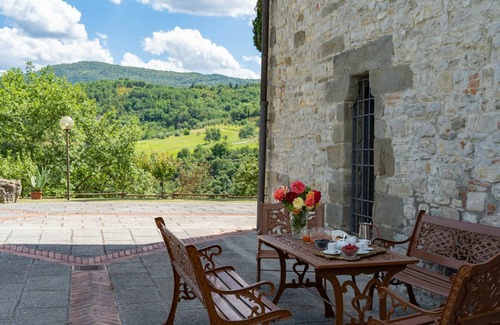 Vicchio Villa | Wonderful private villa with private pool, WIFI, TV, patio, pets allowed and panoramic view