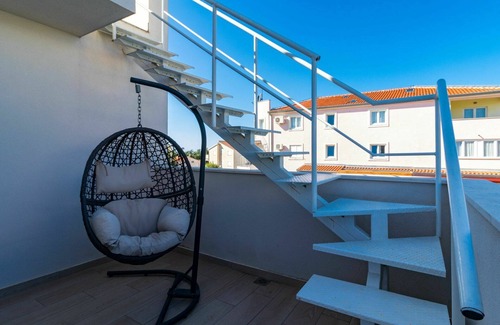 Karigador House | Wonderful private villa with private pool, A/C, hot tub, WIFI, TV, terrace and pets allowed