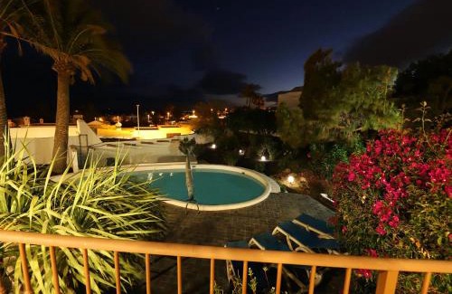Puerto del Carmen Villa | Wonderful Puerto Del Carmen Villa Central Location Villa Cilla Sea Views Large Pool Area Lanzarote