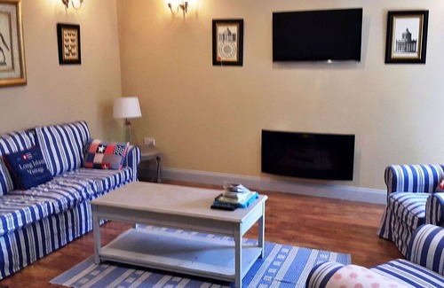 Breedon on the Hill House | Wonderful villa for 4 guests with WIFI, TV and pets allowed