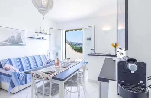 Pantai House | Wonderful villa for 6 people with pool, WIFI, TV and terrace