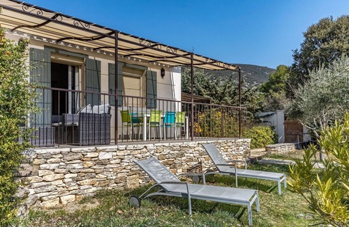 Rustrel House | Wonderful villa for 4 people with WIFI, private pool, TV and terrace