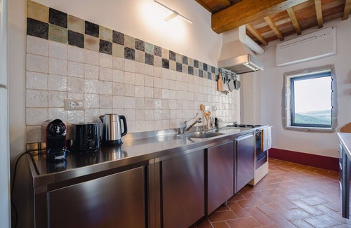 Casole d'Elsa House | Wonderful villa for 4 people with A/C, WIFI, TV and balcony