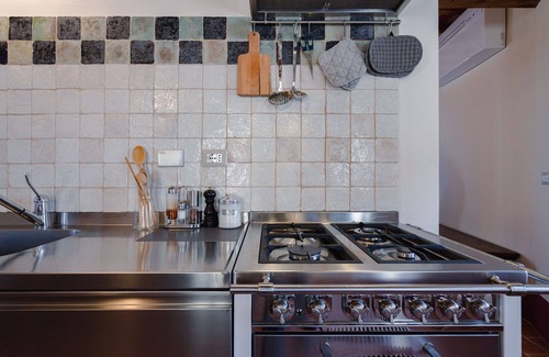 Casole d'Elsa House | Wonderful villa for 4 people with A/C, WIFI, TV and balcony