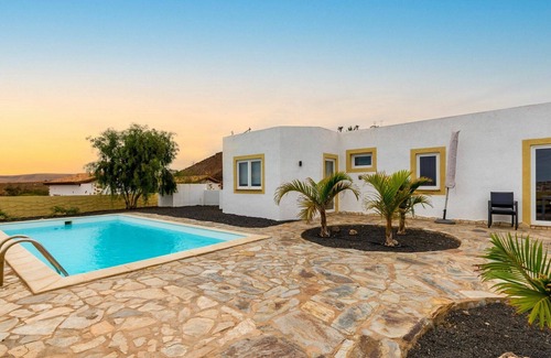 Parque Holandes House | Wonderful villa for 6 people with private pool, WIFI, TV and terrace