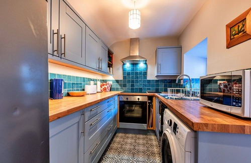 Trefor House | Wonderful villa for 6 guests with WIFI, terrace and pets allowed