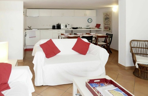 Sanremo House | Wonderful villa for 9 people with WIFI, A/C, TV, terrace and pets allowed