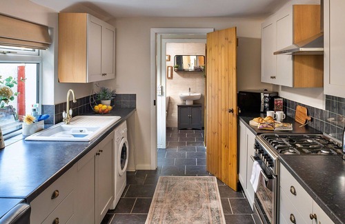 Rhiwbryfdir House | Wonderful villa for 6 guests with WIFI, terrace, pets allowed and parking