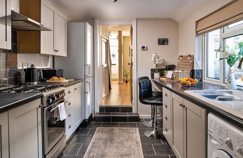 Rhiwbryfdir House | Wonderful villa for 6 guests with WIFI, terrace, pets allowed and parking