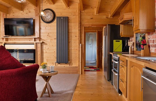 Craven Arms House | Wonderful villa for 2 people with WIFI, hot tub, TV and terrace