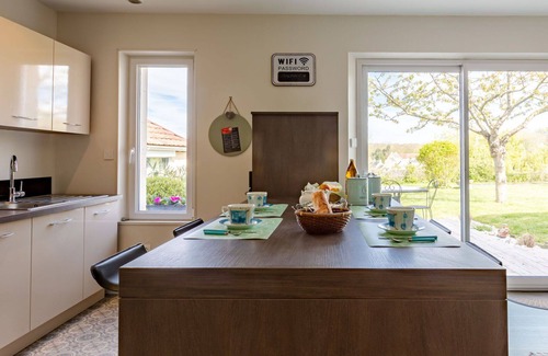 Fontaine-Henry House | Wonderful villa for 5 guests with WIFI, TV and terrace