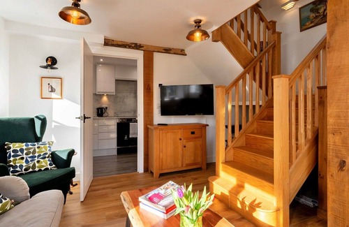 Chilton Foliat House | Wonderful villa for 4 guests with WIFI, terrace, pets allowed and parking