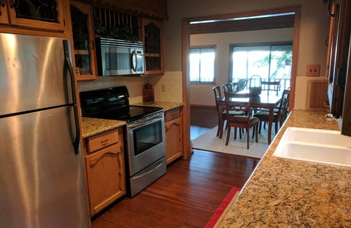 West Livingston House | Wonderful Waterfront Home