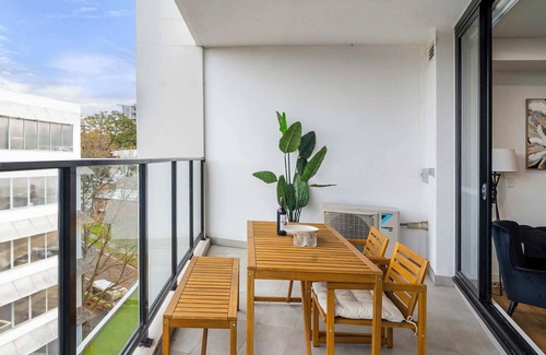 Wollongong CBD Apartment | Wonderful Wollongong with Parking