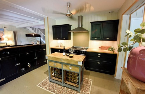 Piraillan House | Wonderfully newly renovated Landaiser house with heated pool