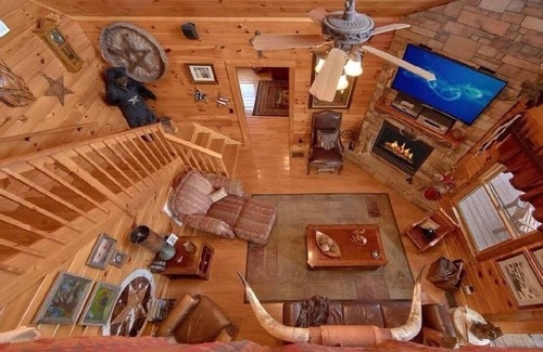 Gatlinburg - Pigeon Forge Cabin | WONDROUS VIEWS in your Backyard! LUXE Log Cabin Experience! 5 Minutes to Town!