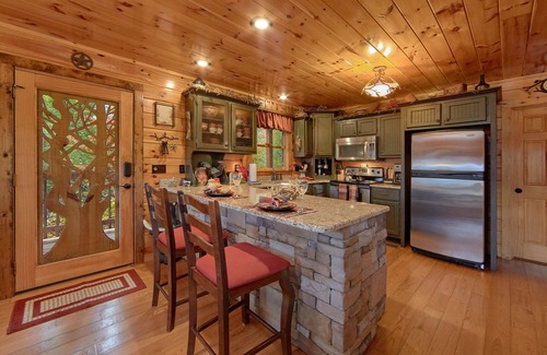 Gatlinburg - Pigeon Forge Cabin | WONDROUS VIEWS in your Backyard! LUXE Log Cabin Experience! 5 Minutes to Town!