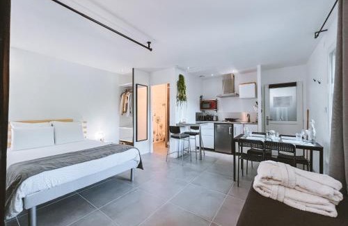 Laveyron Apartment | WOOD - Gîte meublé & confort Drôme - Écolodgîte