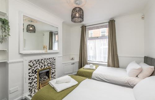 Kettering House | Wood House by Holmesdale Homes