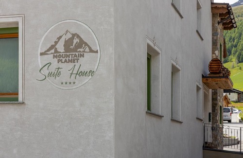 San Rocco Apartment | Wood Mountain Planet Suite House