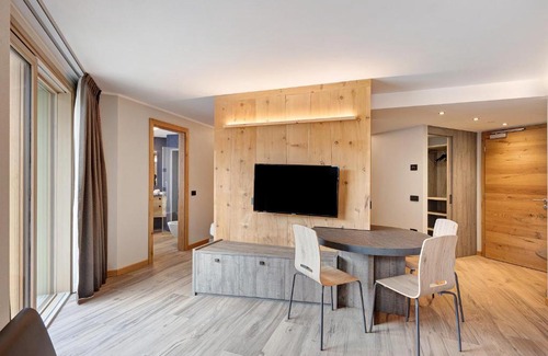 San Rocco Apartment | Wood Mountain Planet Suite House
