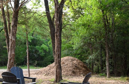 Alvord Cabin | Wooded Cabin w/Pond View near LBJ Grasslands - Book 1 or All 4 Cabins