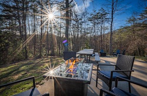 Hico House | Wooded Circle - Barrel sauna, hot tub, fire pit