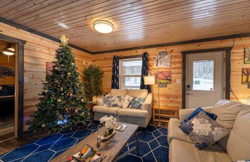 Hico House | Wooded Circle - Barrel sauna, hot tub, fire pit