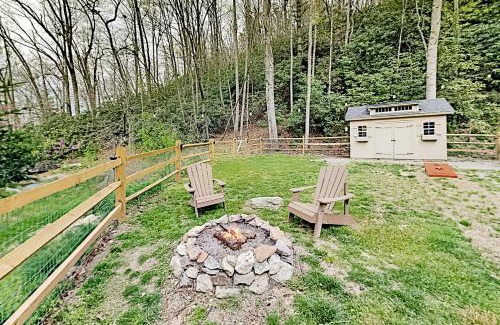 Hendersonville House | Wooded Retreat
