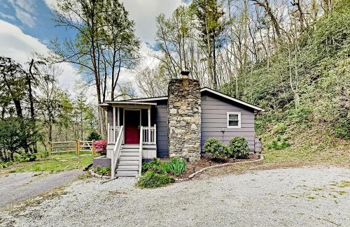 Hendersonville House | Wooded Retreat