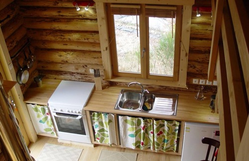 Saint-Martin-la-Sauvete Cottage | Wooden chalet in nature, pets welcome