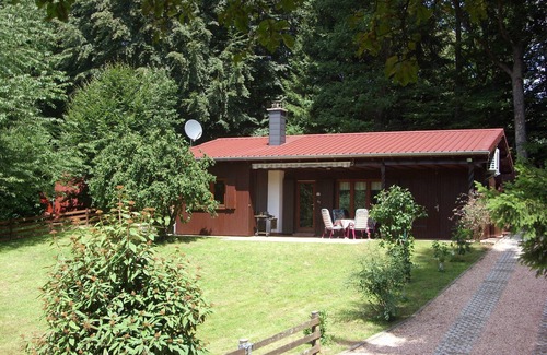Weiskirchen House | Wooden house in the countryside - far away from the hustle and bustle of everyday life lies our vacation home-Am-Wäldchen