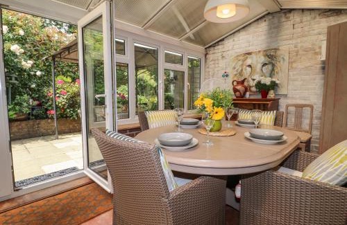 Fontwell House | Woodend Annexe