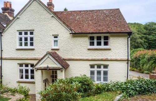 Holmbury St Mary House | Woodhill Cottage