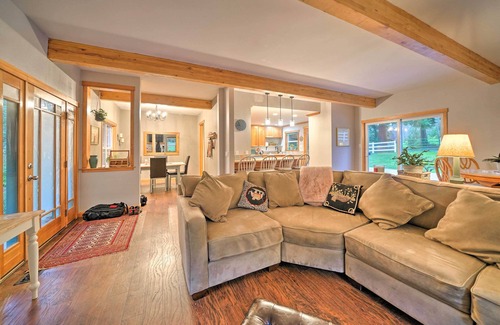 Woodinville House | Woodinville Home w/ Furnished Deck & Fire Pit
