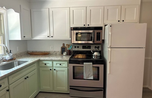Travelers Rest Apartment | WOODLAND APARTMENT - An open concept 1-bedroom in charming Travelers Rest