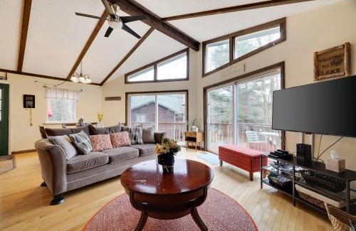 Lake Harmony Estates House | Woodland Escape-0.6Mile to Lake Beach Pet Friendly