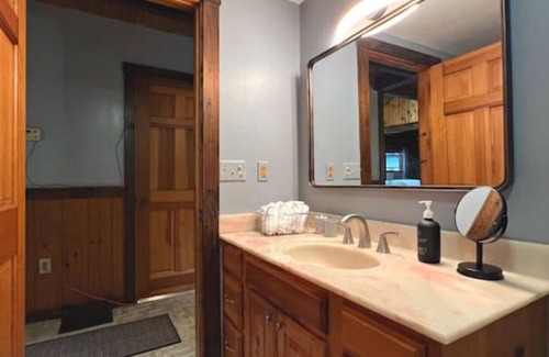 Tylersville House | Woodland Farm/Mountain Views- Wasson Woods Retreat