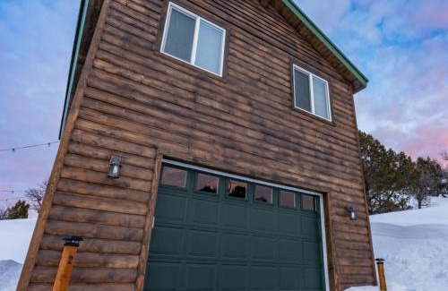 Alton House | Woodland View by Jerny Destinations