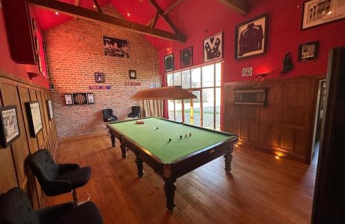 Scawton House | Woodland View with Hot Tub and Snooker Table