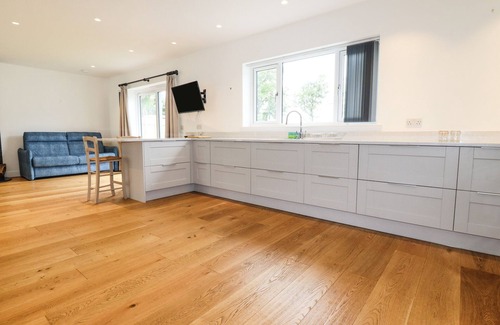 Treator House | WOODLANDS CLOSE, pet friendly, luxury holiday cottage in Padstow
