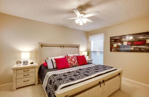 Grogan's Mill House | Woodlands Escape 3BR Texas Retreat with Forest View