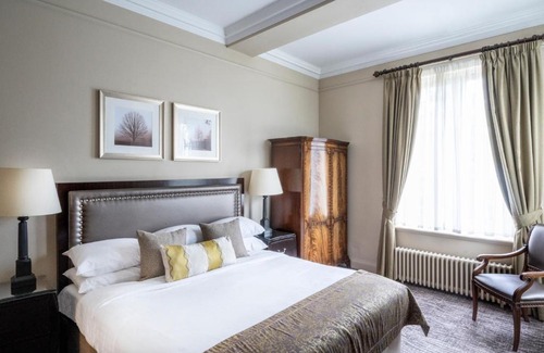 Cobham Hotel | Woodlands Park Hotel